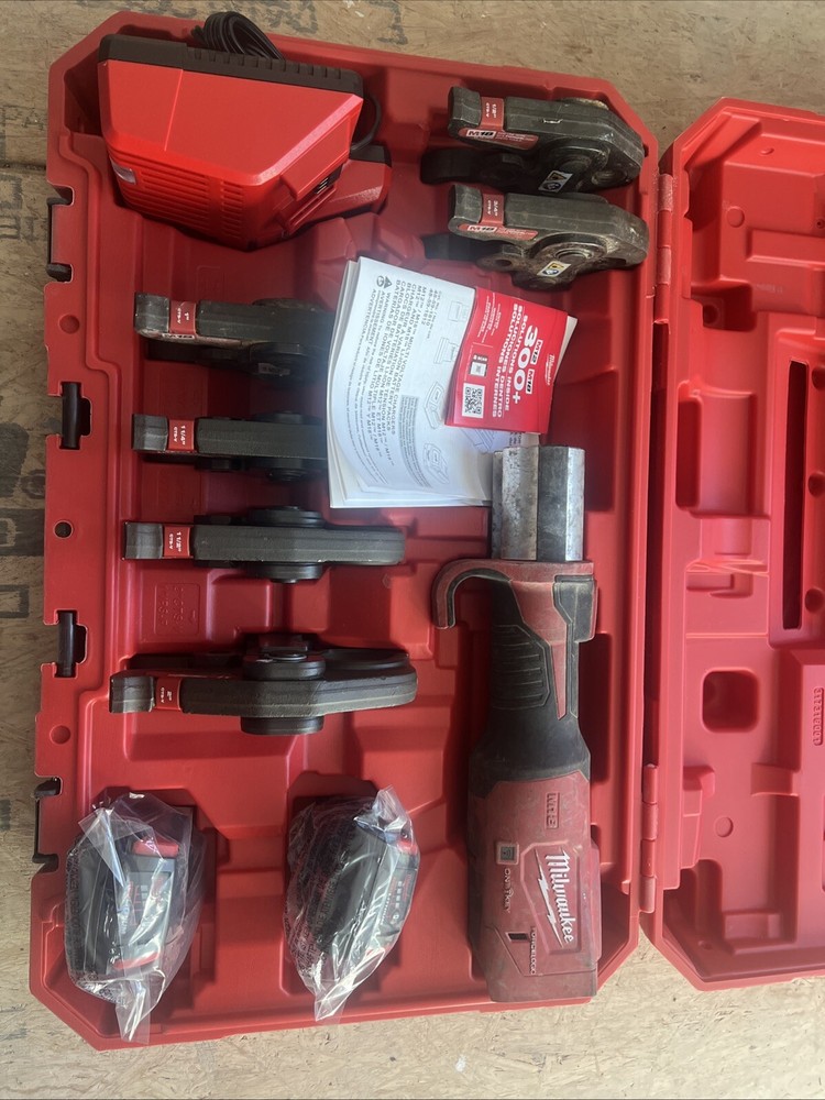 Milwaukee 2922-22 M18 FORCE LOGIC Press Tool W/ One Key w/ 1/2&rdquo; &ndash; 2&rdquo; CTS Jaws