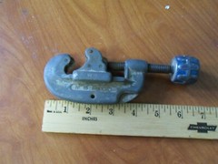 VINTAGE THE RIDGE TOOL CO. RIDGID NO. 00 3/16 TO 1 1/8&Prime; O.D PIPE CUTTER
