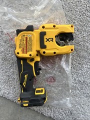 Dewalt 1-1/4 in Copper Tubing Cutter &ndash; Tool Only DCE154B USED OPEN BOX