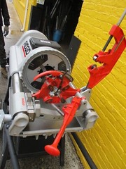 RIDGID 1224 PIPE THREADER w/ 2 DIE HEADS ON WHEELED CART -NEW DEMO MODEL