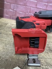 MILWAUKEE 3469-20 M18 FUEL 1/2&Prime;- 1&Prime; STEEL PIPE CUTTER (TOOL-ONLY) Used