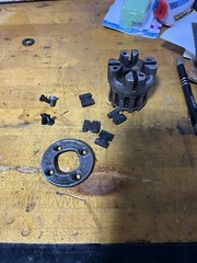 RIDGID OO-R Ratcheting pipe threader With 1/2 And 3/8 Die Cutting Heads 18 Inch