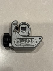 RIDGID 104 Screw Feed Pipe Cutter, 3/16 in to 15/16 in Pipe OD