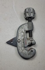 IMPERIAL EASTMAN FLARING TOOL 195-FC 3/16&Prime;-5/8&Prime; & RIGID NO 10 LINE PIPE CUTTER