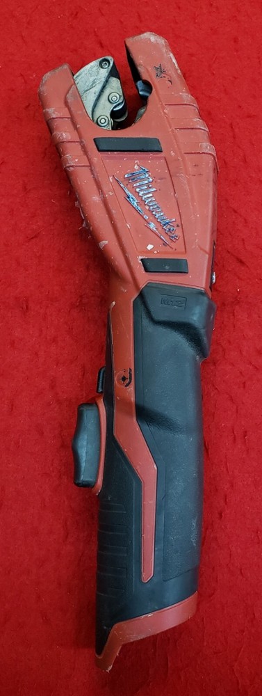 Milwaukee M12 Cordless Copper Pipe Cutter 2471-20 &ndash; Bare Tool Only &ndash; Heavy Wear