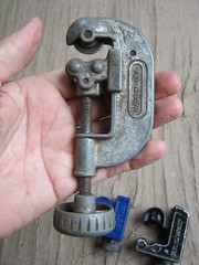 LARGE AND MINI TUBING CUTTERS, 3-22MM, 3-26MM, 3-28MM COPPER PIPE TUBE, LOT OF 4