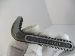 New RIDGID Pipe Wrench Replacement Hook Jaw B26 for a 6&Prime; Wrench 1/8&Prime; &ndash; 3/4&Prime; NOS