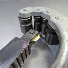 Ridgid 205 Enclosed Feed Tube Cutter 1/4&Prime; &ndash; 2-3/8&Prime; OD The Ridge Tool USA