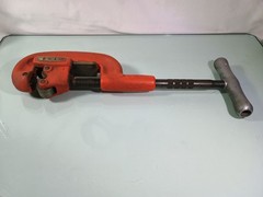 Rigid 2A/202 Heavy Duty No. 1-2 Pipe Cutter Tool 1/8 in To 2 in