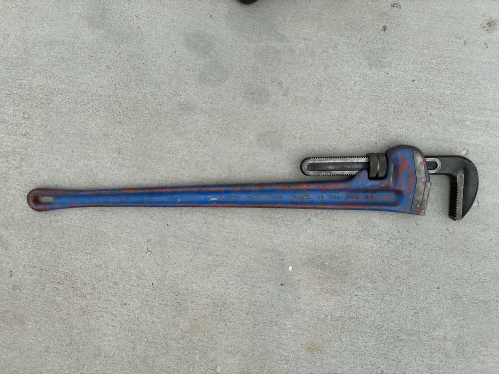 RIDGID Heavy Duty Straight Pipe Wrench 48 in Steel, 6 in Pipe Capacity