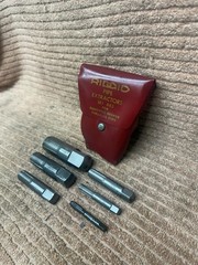 Vintage Ridgid 883 6 Piece Threaded Pipe Extractor Set W/ Case &ndash; Nice