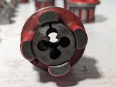 Lot of 42 Ridgid pipe threading tools and heads as pictured: 1/2-20, 9/16-12,+