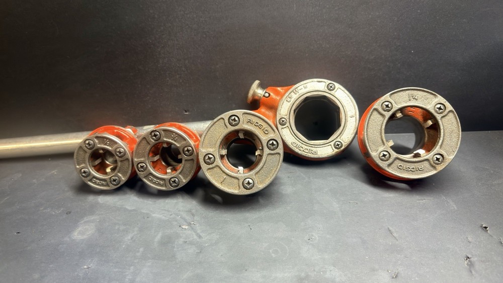 RIDGID 12-R Manual Ratcheting Pipe Threader Set 1/2 3/4 1 1-1/4 NPT Tested