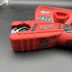 MILWAUKEE M12 Pipe Tubing Cutter Kit Battery and Charger And Case TESTED