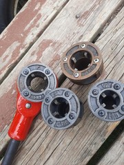 Ratchet Pipe Threader Kit Set w/ 4 Dies