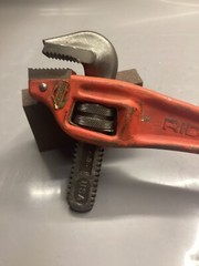 Ridgid Tools 18&rdquo; Heavy Duty 90&deg; Offset Pipe Wrench NOTE Hook Jaw Has Chipped End