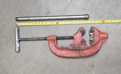 RIDGID TOOL Model No. 44-S Four Wheel Pipe Cuctter 2-1/2&Prime; &ndash; 4&Prime; Heavy Duty