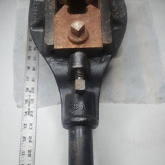 Vintage REED No. 3-A 1 1/4R Manual Pipe Threader Head w/ 2 Handles. Approx 54&Prime;
