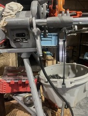 Rigid 300 Pipe Threader Oil Bucket Bracket