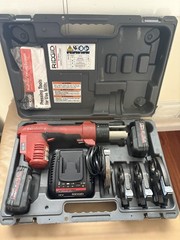 Ridgid RP 200-B Compact Press Tool Kit w/4 Jaws 1/2&Prime;-1-1/4 Battery, Case Used