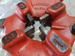 Ridgid 97065 811A Universal Quick Opening Right Hand Oiling Die head 1/8 -2&Prime;