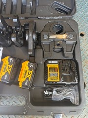 **NEW** DEWALT DCE200M2K, 20V MAX Cordless Press Tool Kit with (6) Jaws DCE 200