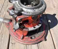 Ridgid No 65-R Pipe Threader 1&rdquo; To 2&rdquo; with 18&Prime; Handle