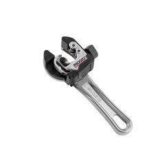 RIDGID Model 118 2-in-1 Close Quarters AUTOFEED Cutter with Ratchet Handle &ndash;