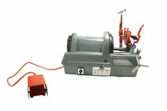 Reconditioned RIDGID&reg; 1822-I Auto Chuck Pipe Threading Machine 20000 815A & Dies