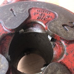 RIDGID No 65-R RATCHETING PIPE THREADER DIE FOR 1 TO 2 INCH PIPE WITH 24&Prime; HANDLE