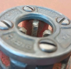 Ridgid 00-R Ratcheting Pipe Threading Tool W/5 Dies 1/4&rdquo; 3/8&Prime; 1/2&rdquo; 3/4&rdquo; 1&Prime; USA
