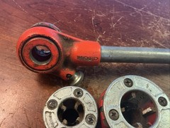 Ridgid OO-R Ratchet Handle With 1/2&rdquo;, 3/4&rdquo; & 1&rdquo; Die Head. (used)
