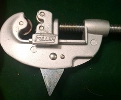 Fuller Tubing Cutter No. 4. &ndash; For 1/8&Prime;-1&Prime; Pipe &ndash; With Reamer And Pouch &ndash; Japan