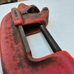 RIDGID USA No. 4-S HEAVY DUTY 2&Prime; &ndash; 4&Prime; Metal Pipe Cutter Cutting Plumber Tool