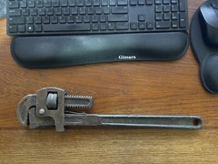 PENENS Corp. Chicago 18&Prime; Pipe Wrench &ndash; Drop Forged Steel #4118