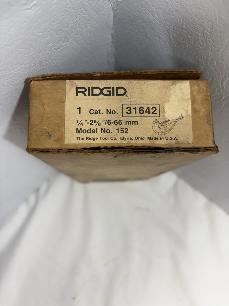 Ridgid 31642 Model 152 Quick-Acting Tubing Cutter (1/4&Prime; &ndash; 2-5/8&Prime;)