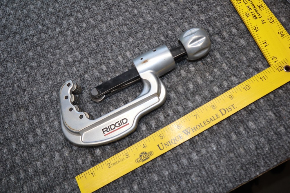 Ridgid Pipe Cutter Aluminum 65S 1/4&Prime; to 2 5/8&Prime; OD Quick Action Tubing Cutter