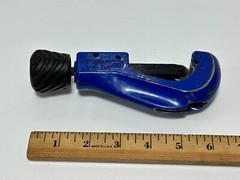 WESTWARD 4YR06 Blue Pipe Cutter Tool, 4-32mm, 3/16&rdquo;-1-1/4&rdquo; OD