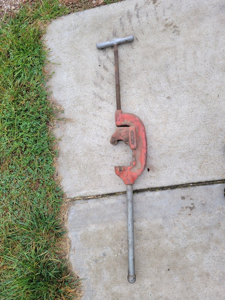 Ridgid No. 3-S Pipe Cutter 1&Prime; to 3&Prime; Capacity Heavy Duty w/ Acc. Handle