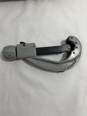 Ridgid 31642 Model 152 Quick-Acting Tubing Cutter (1/4&Prime; &ndash; 2-5/8&Prime;)