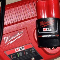 Milwaukee M12 Cordless Lithium-Ion Drain Snake Kit with Bucket 2571-21