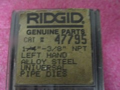 Ridgid 47795 1/4&Prime;-3/8&Prime; NPT Left Hand High Speed Alloy Steel Universal Pipe Dies