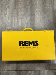 REMS Amigo Pipe Threader 230v + 4 Threaders EU PLUG