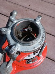 RIDGID Model No. 65r Ratchet Pipe Threader With 22&Prime; Handle Nice 1&Prime; To 2&Prime;