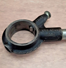 Vintage NYE Triad No 60 Ratchet Pipe Threader Handle P740 22&Prime; Drop Head Holder