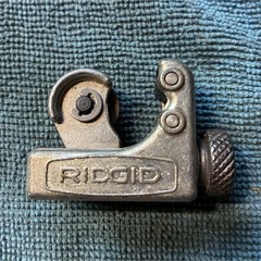 RIDGID No. 104 Mini Tube Cutter Pipe Cutter 1/8 in to 5/8 in Range