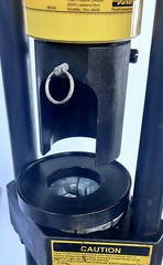 Parker KarryKrimp Portable Hydraulic Crimper with Stand and 1/2&Prime; Hose Die