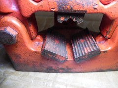 31 + #,s RIDGID 65-R PIPE THREADER 1&Prime; to 2&Prime; CAPACITY & USA VISE 1/8&Prime; to 2 1/2&Prime;