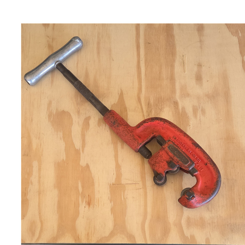 The Ridge Tool Company No. 2 Screw Feed Pipe Cutter T-Handle 1/8-2 in