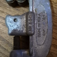 Companion No. 350 Screw Feed Pipe Cutter 1/4&Prime; to 1-1/4&Prime; Capacity